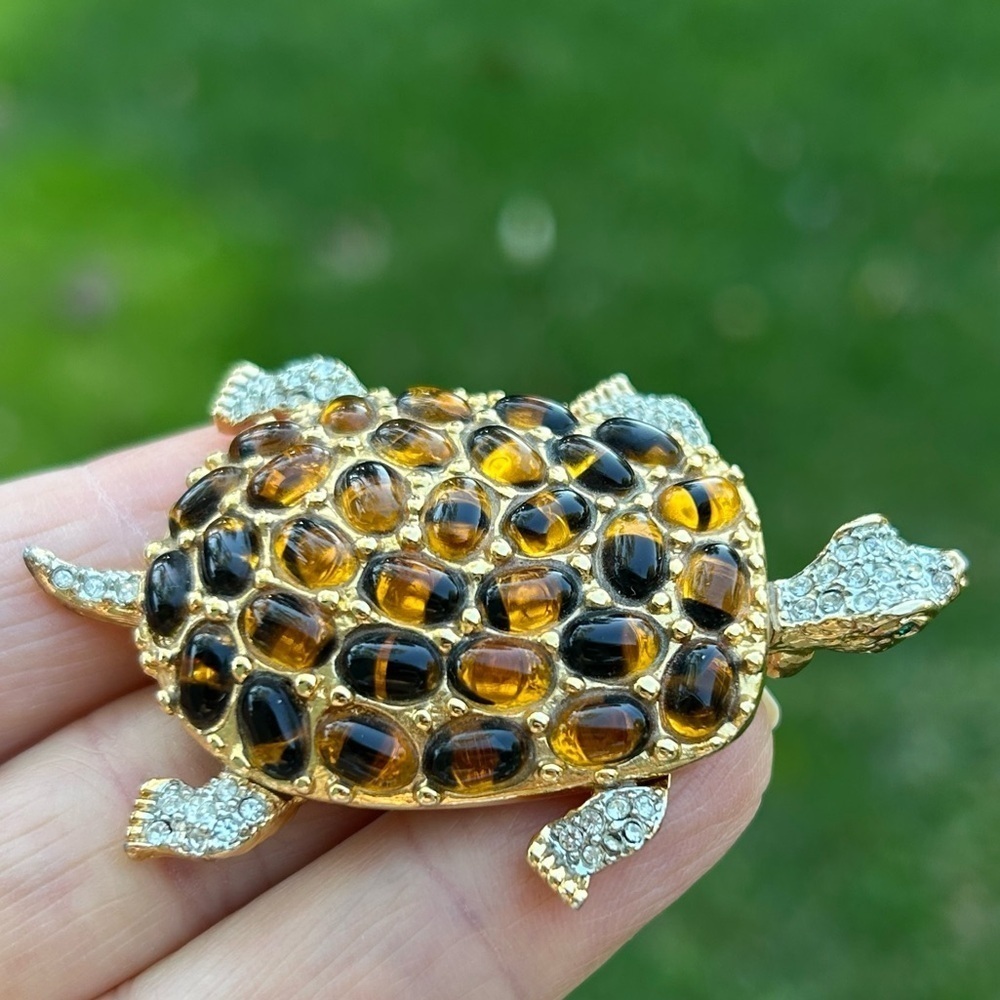 Kenneth Jay Lane Rhinestone Turtle Brooch - Signed - Picture 6 of 8